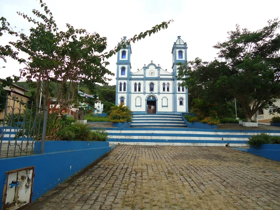 Igreja e praça central de Jambeiro — Jambeiro, São Paulo